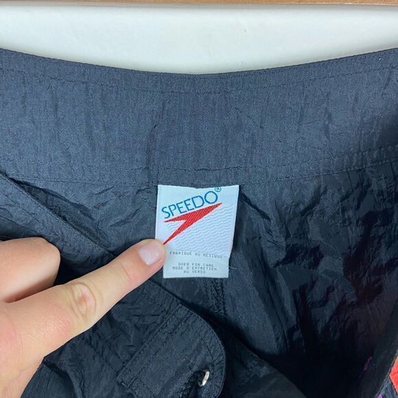 Speedo Vintage 90’s Women’s Board Shorts - Picture 6 of 6